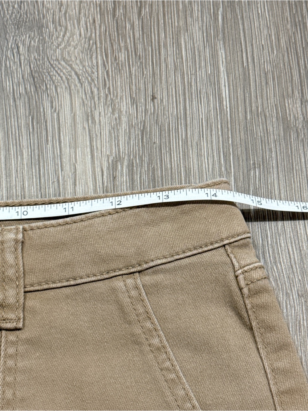 Indigo Rein Women’s Tan Utility Shorts with Front Patch Pockets Size 28 / 9 - Picture 5 of 9
